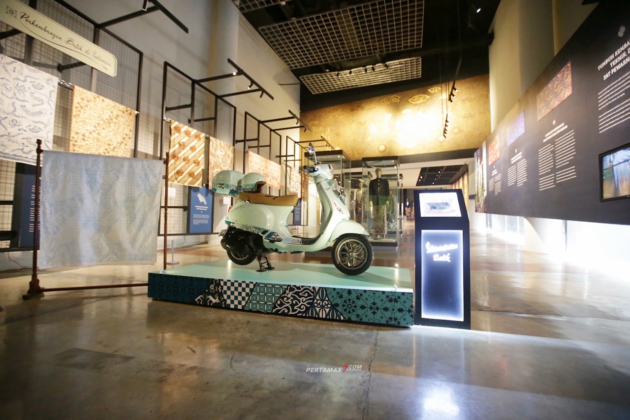 Vespa Batik Hadir di Museum Batik Indonesia