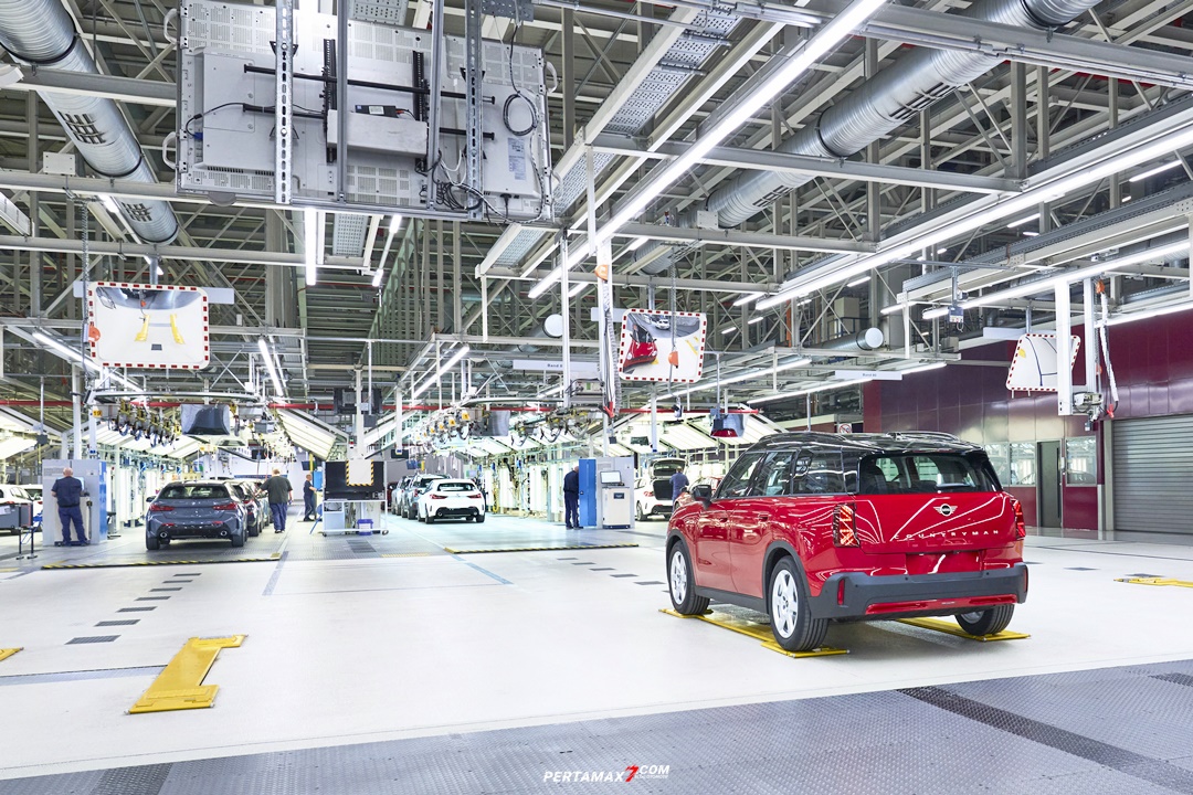 Produksi Mobil Listrik MINI Countryman Electric di BMW Group Plant Leipzig